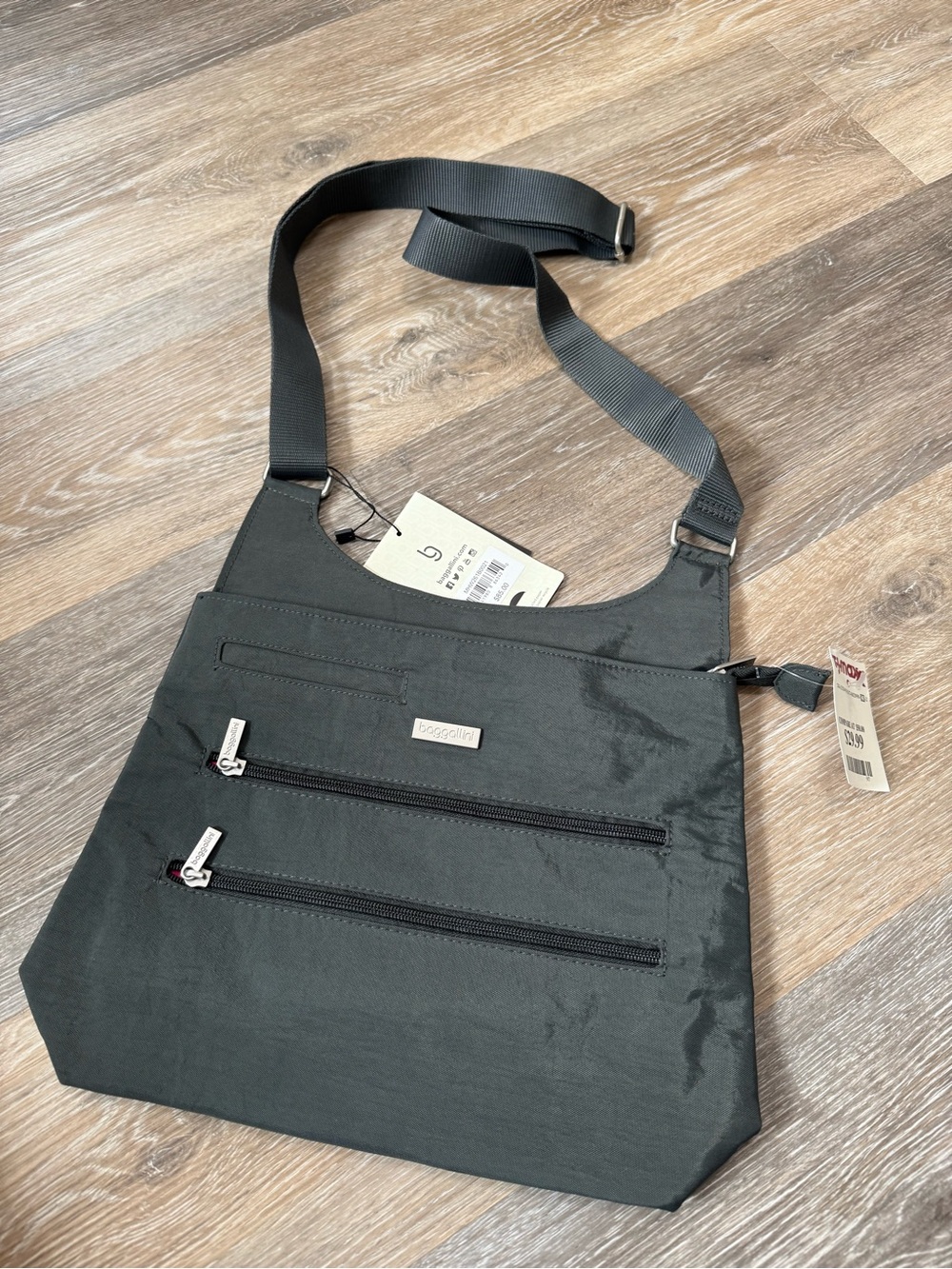 Baggallini Black Lightweight Crossbody Messenger Bag